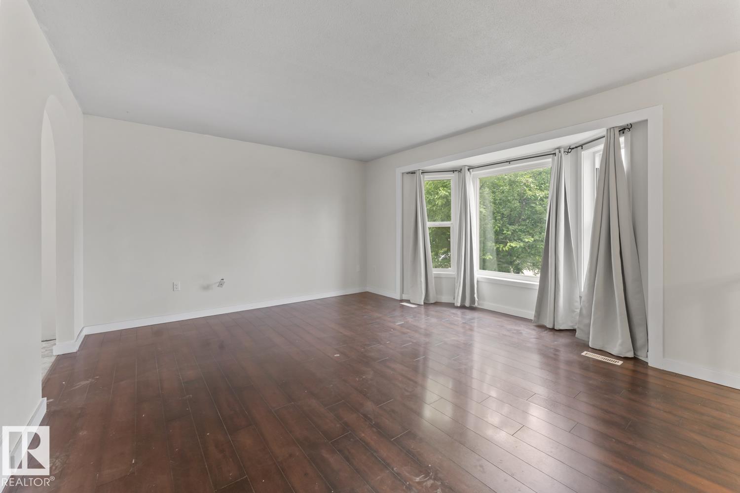 4412 51 AV - Image 10