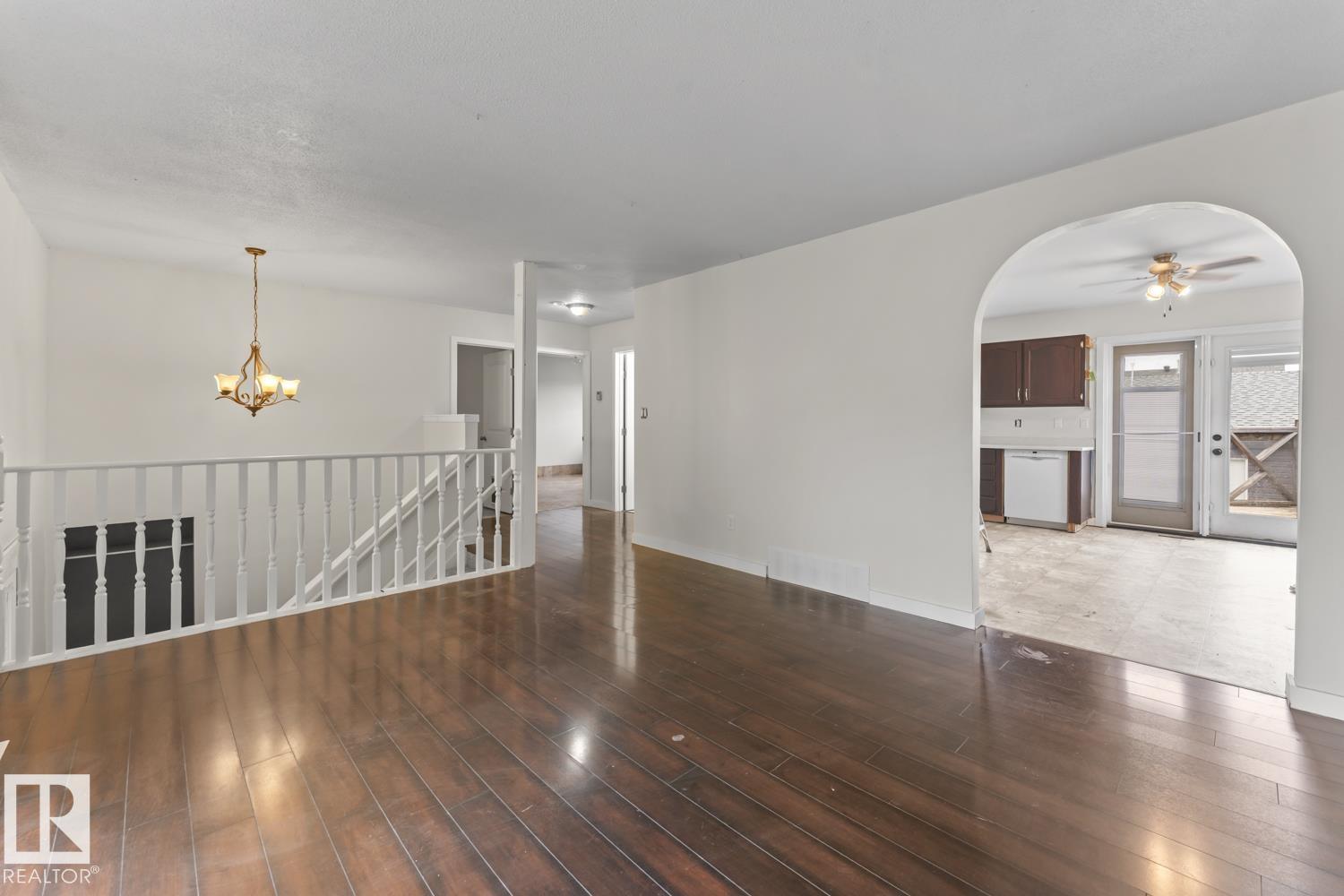 4412 51 AV - Image 12