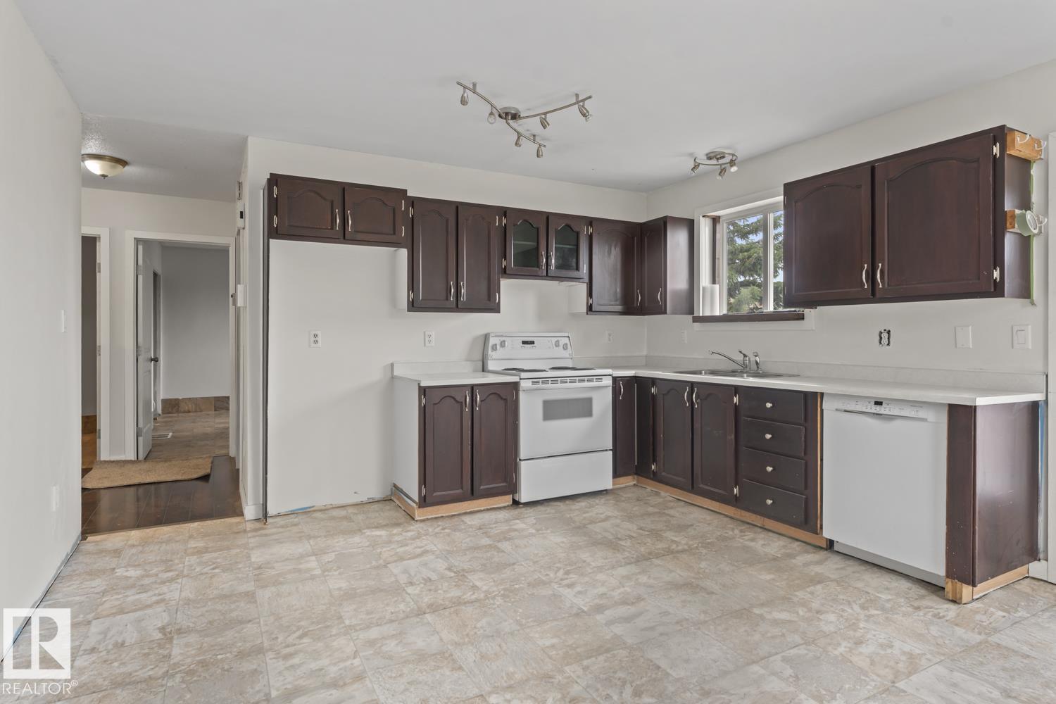 4412 51 AV - Image 5