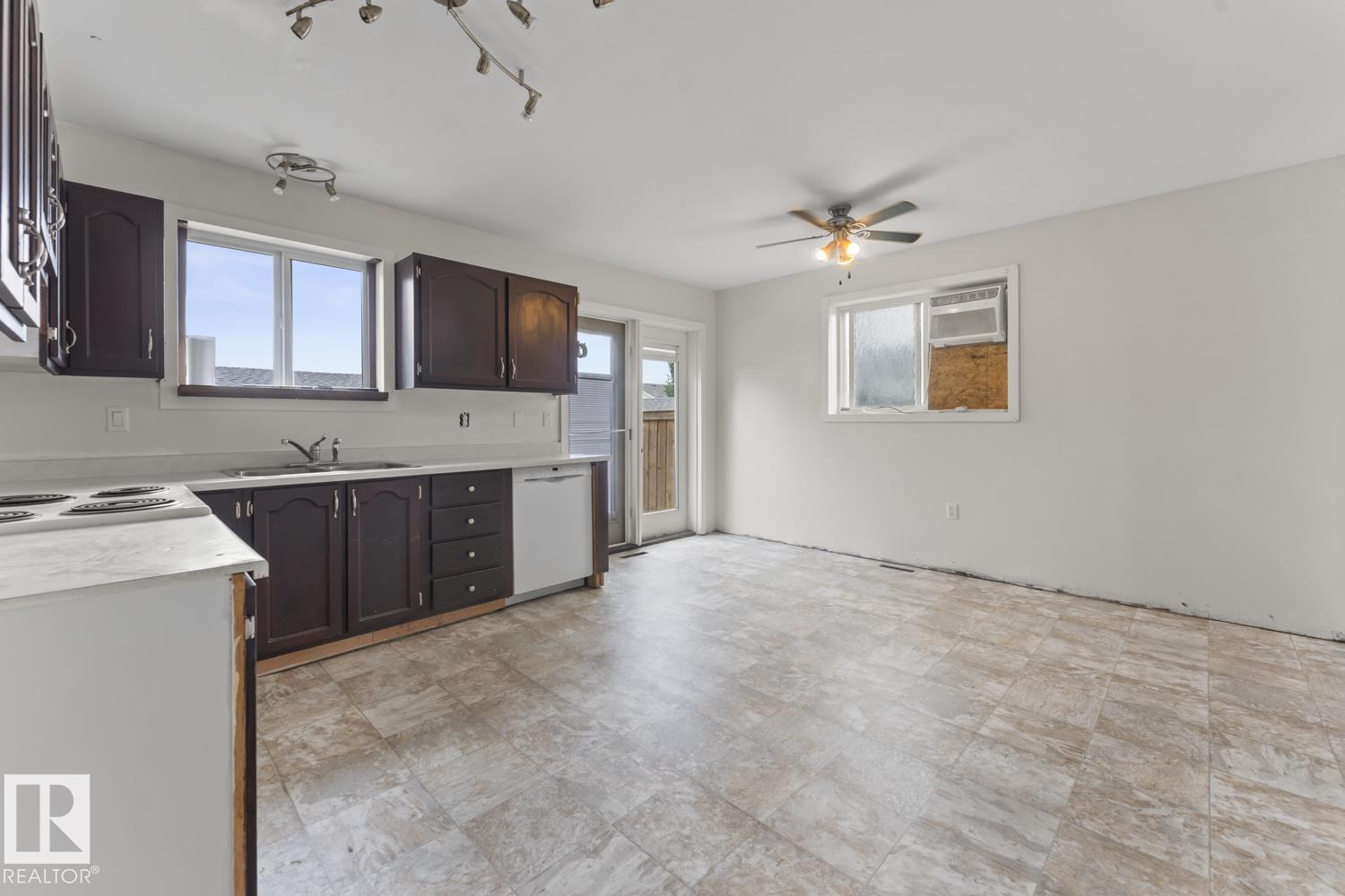 4412 51 AV - Image 6
