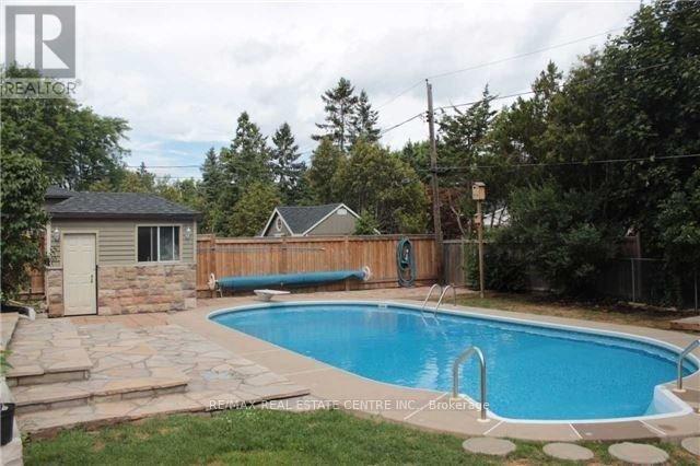 363 DUNCOMBE DRIVE - 15