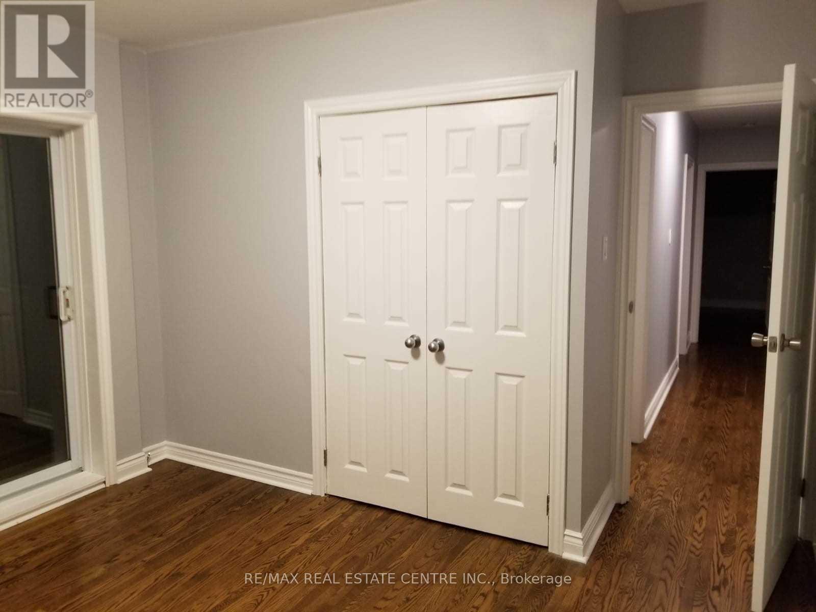 363 DUNCOMBE DRIVE - 9