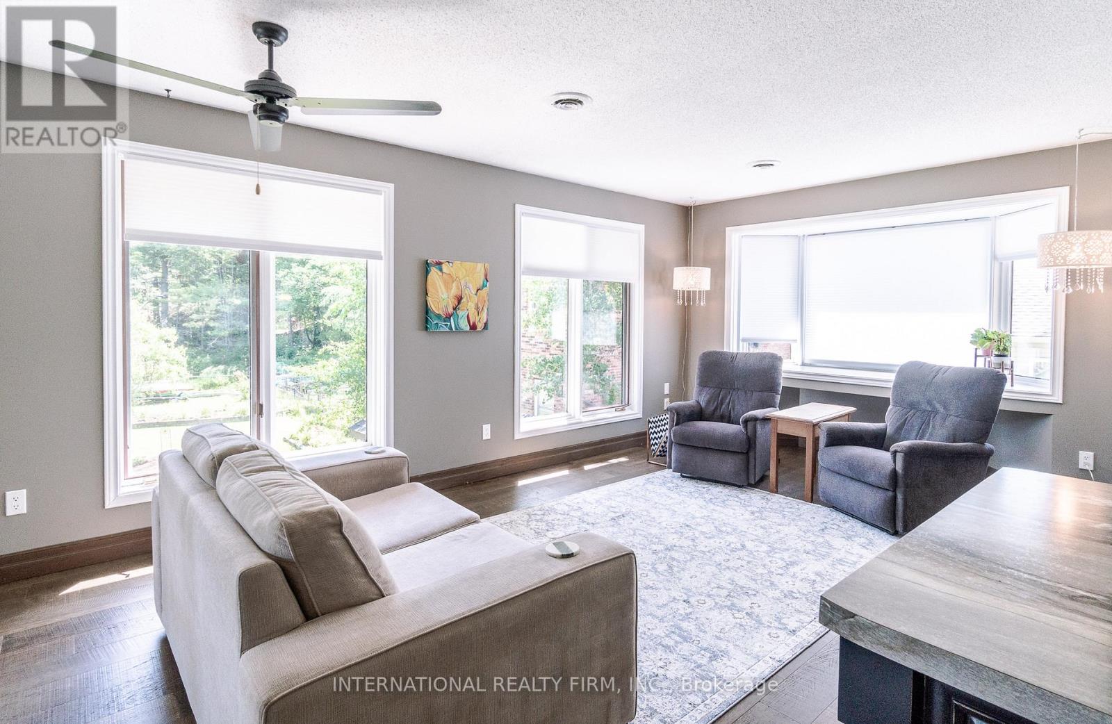 324 BETHUNE DRIVE N - 10