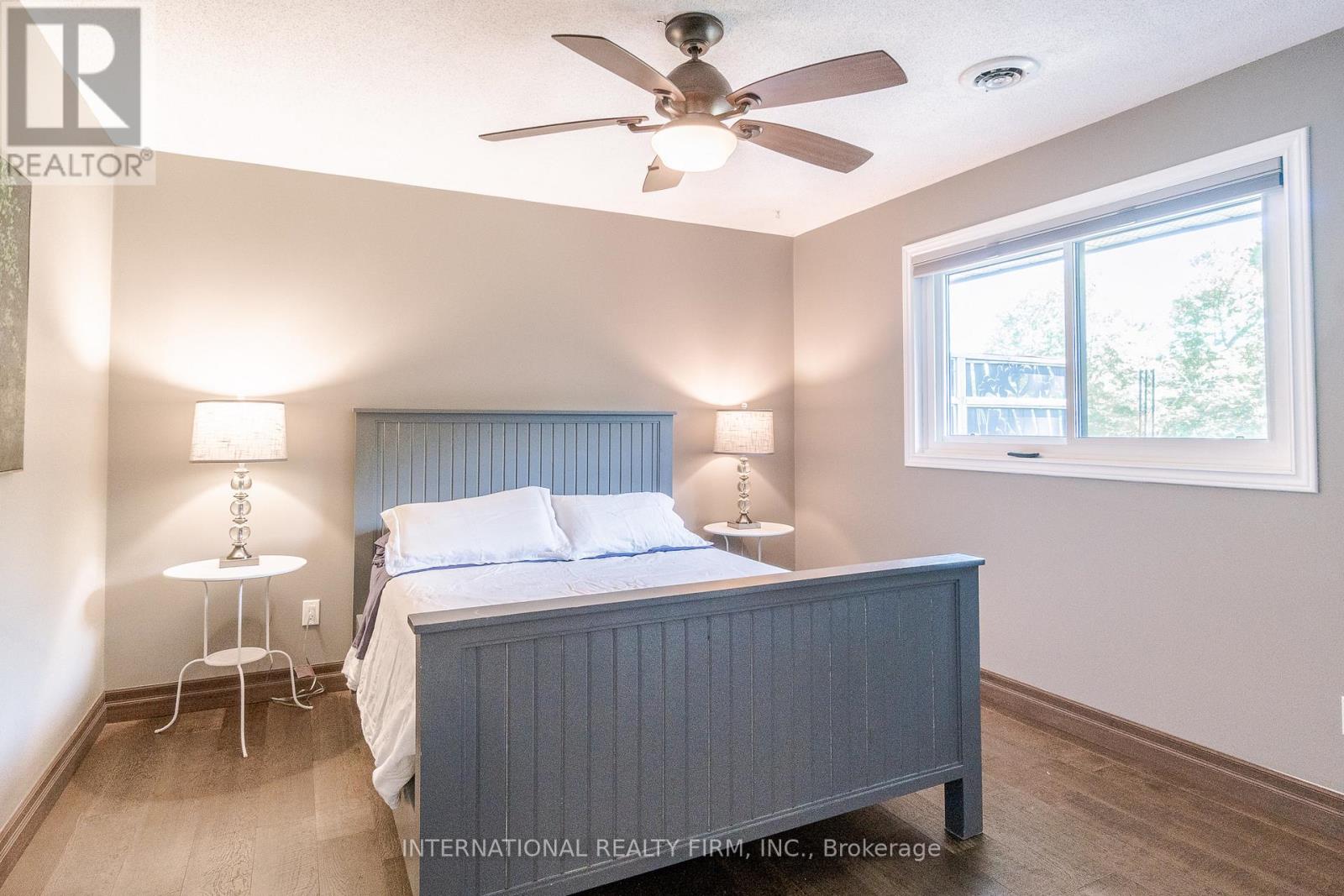 324 BETHUNE DRIVE N - 18