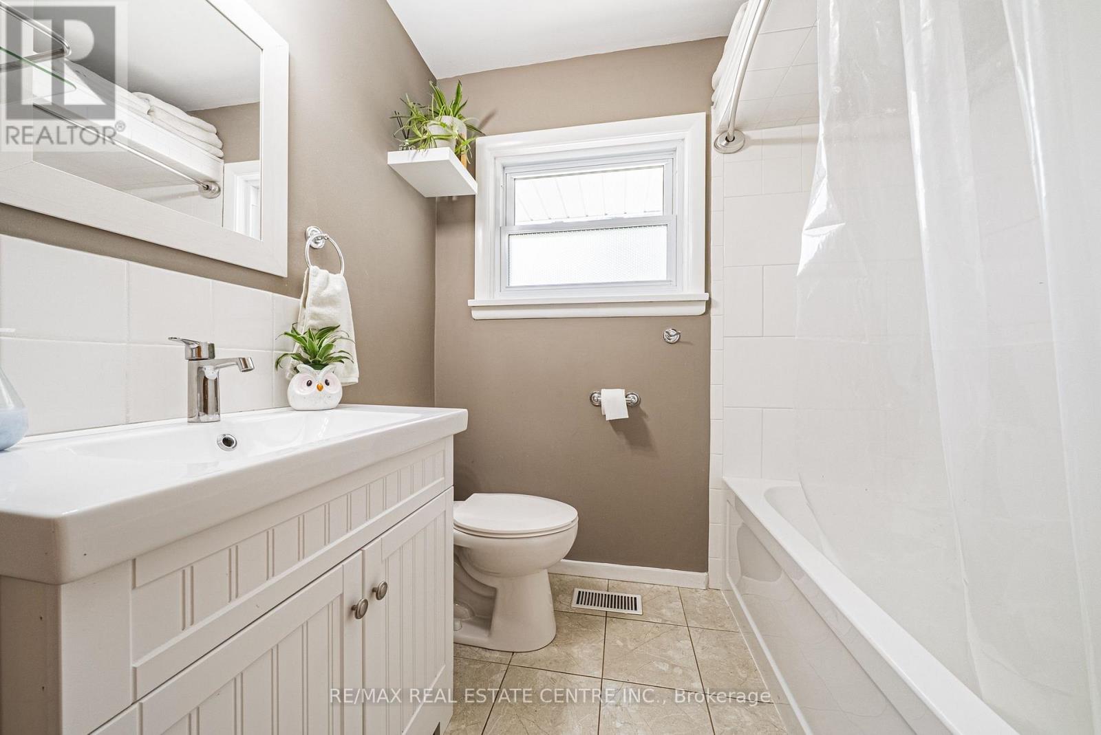 15 DALE AVENUE - 10