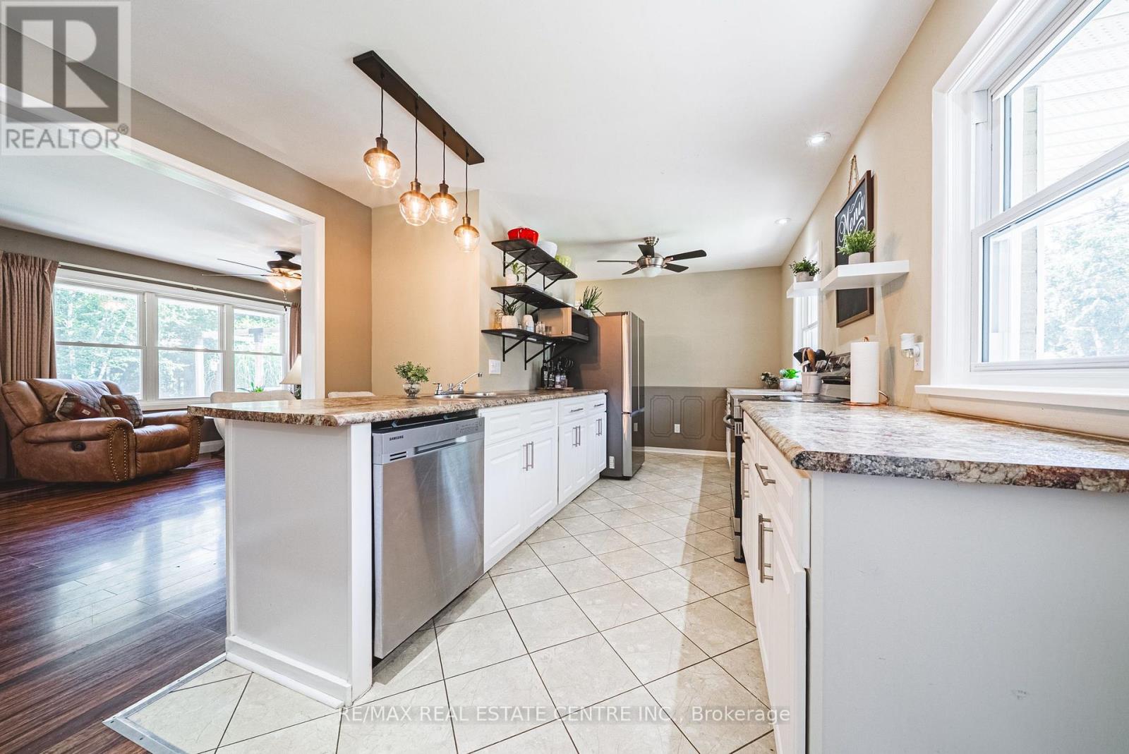 15 DALE AVENUE - 12