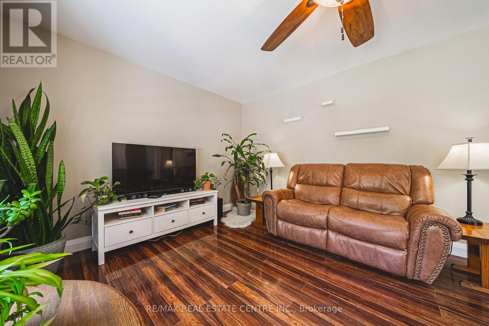 15 DALE AVENUE - 22