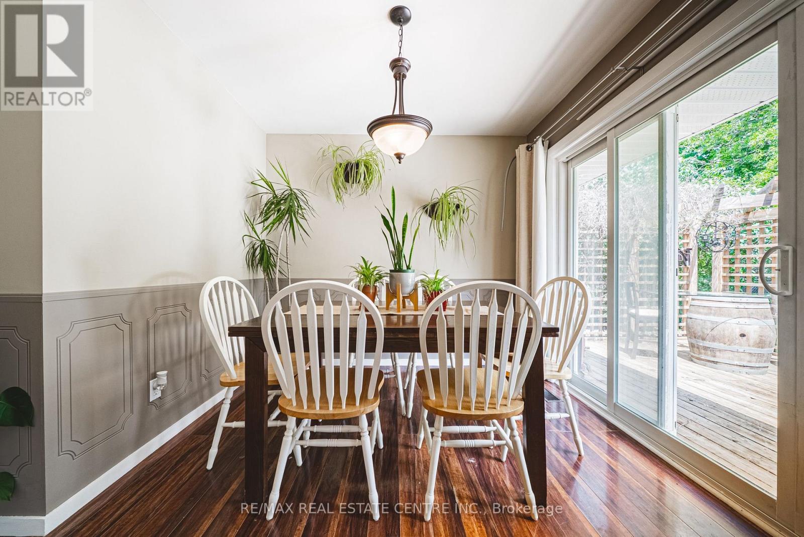 15 DALE AVENUE - 24