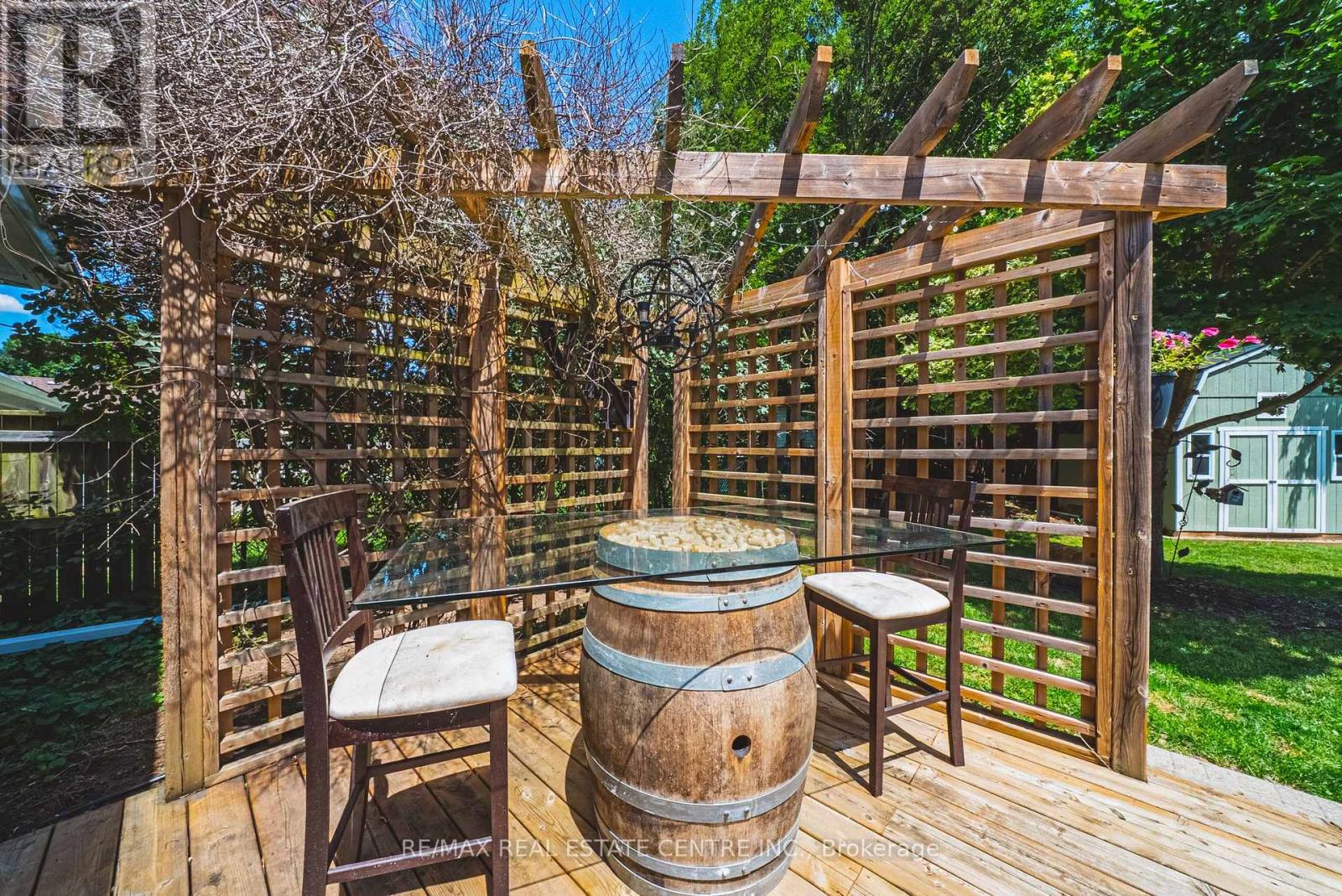 15 DALE AVENUE - 35