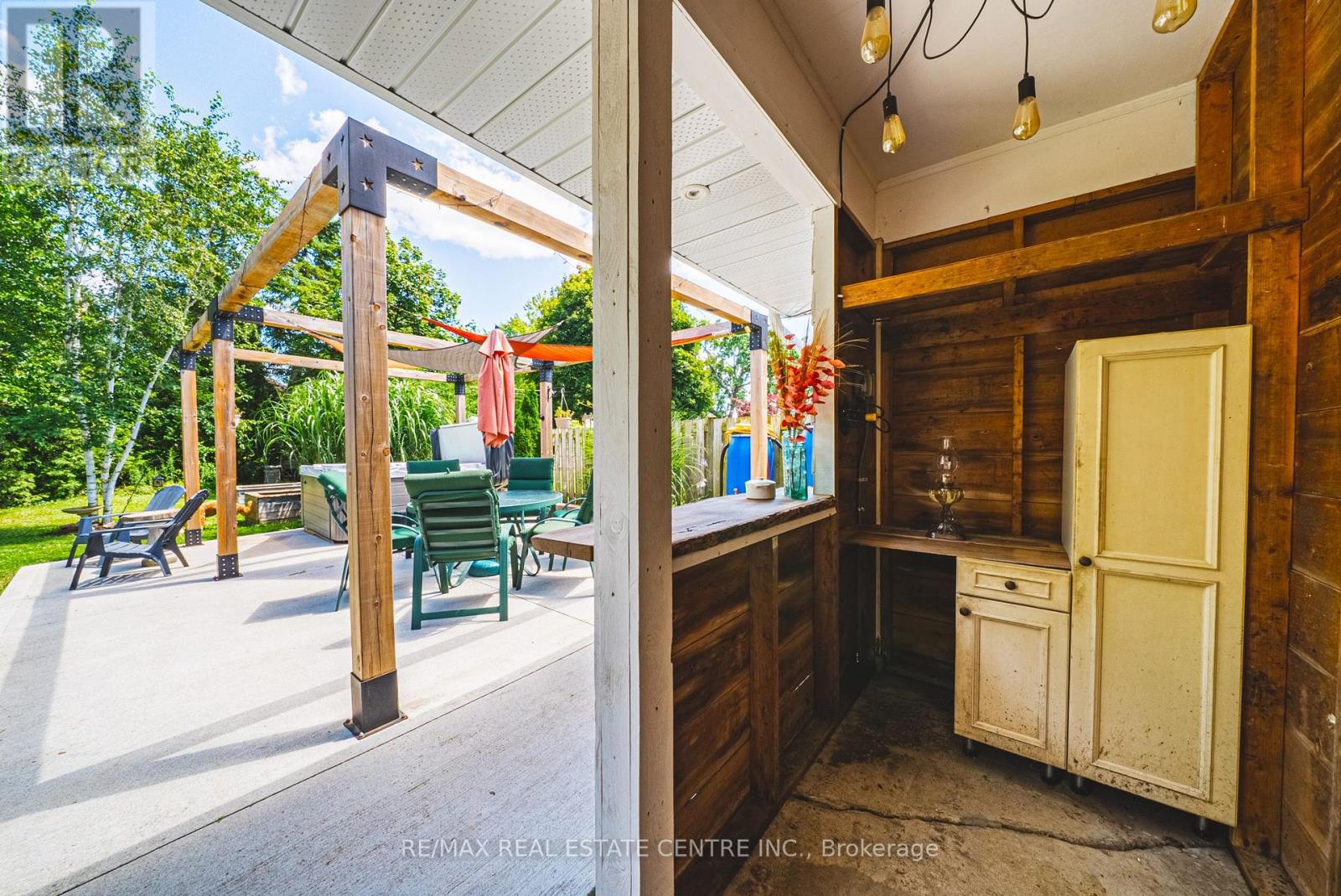 15 DALE AVENUE - 42