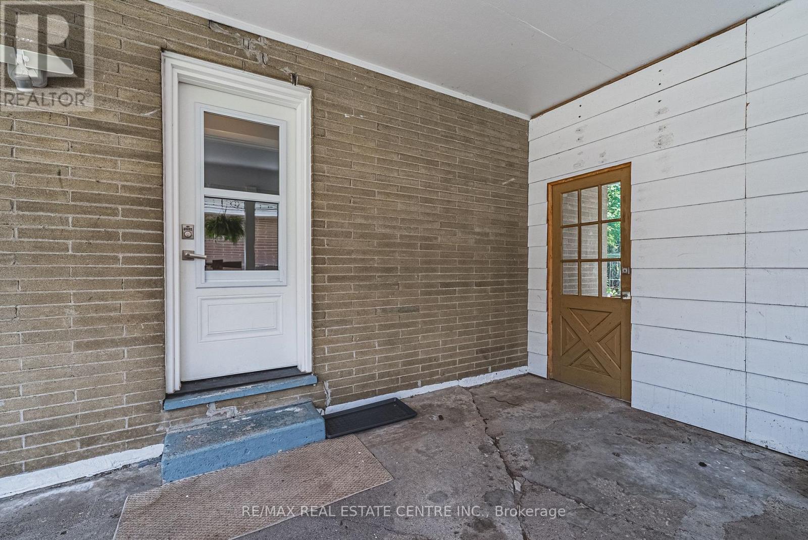 15 DALE AVENUE - 44