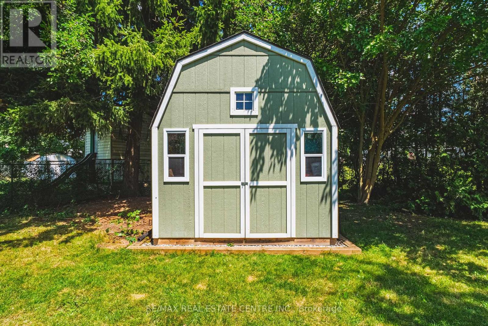 15 DALE AVENUE - 46