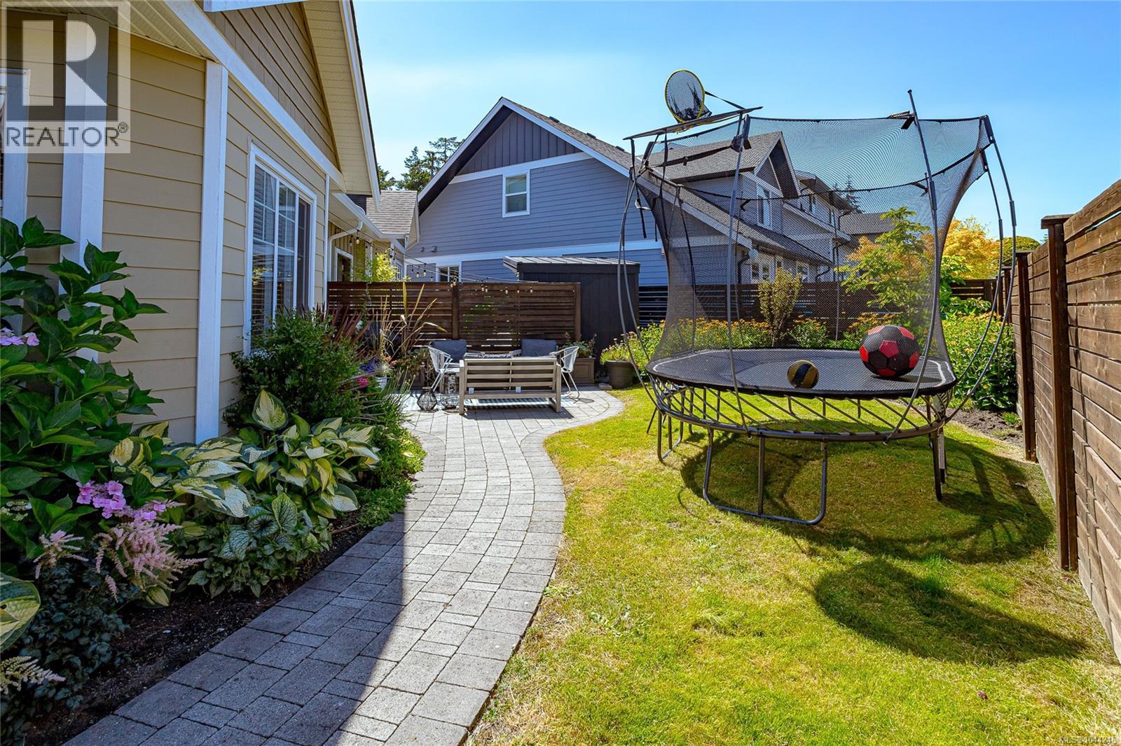  10372 Resthaven Drive, Sidney