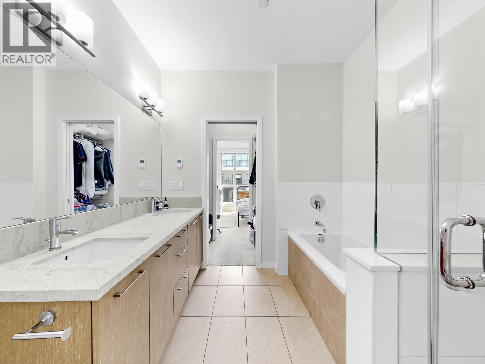 #617-7008 RIVER Parkway, Richmond