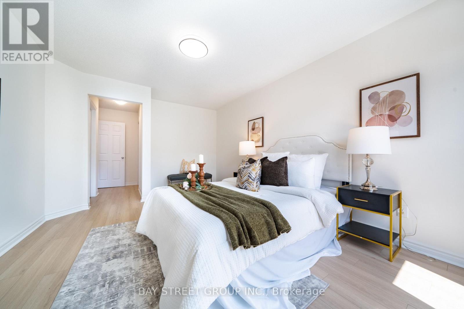 #27 15 EATON PARK LANE - 11
