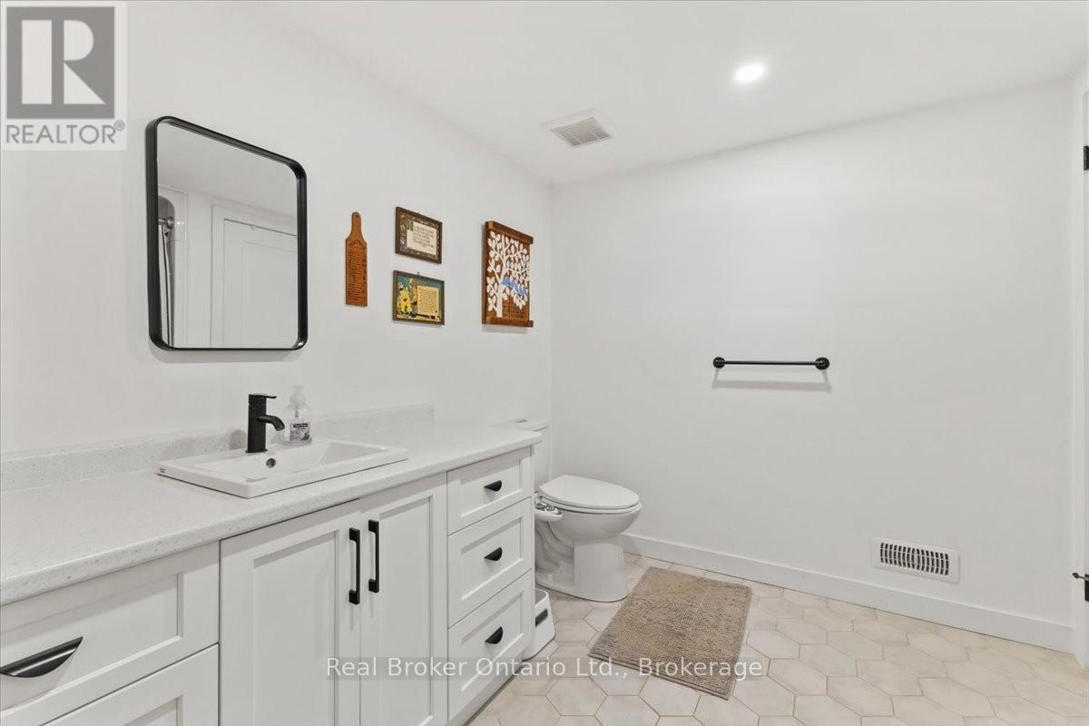 1050 9 HIGHWAY - 18