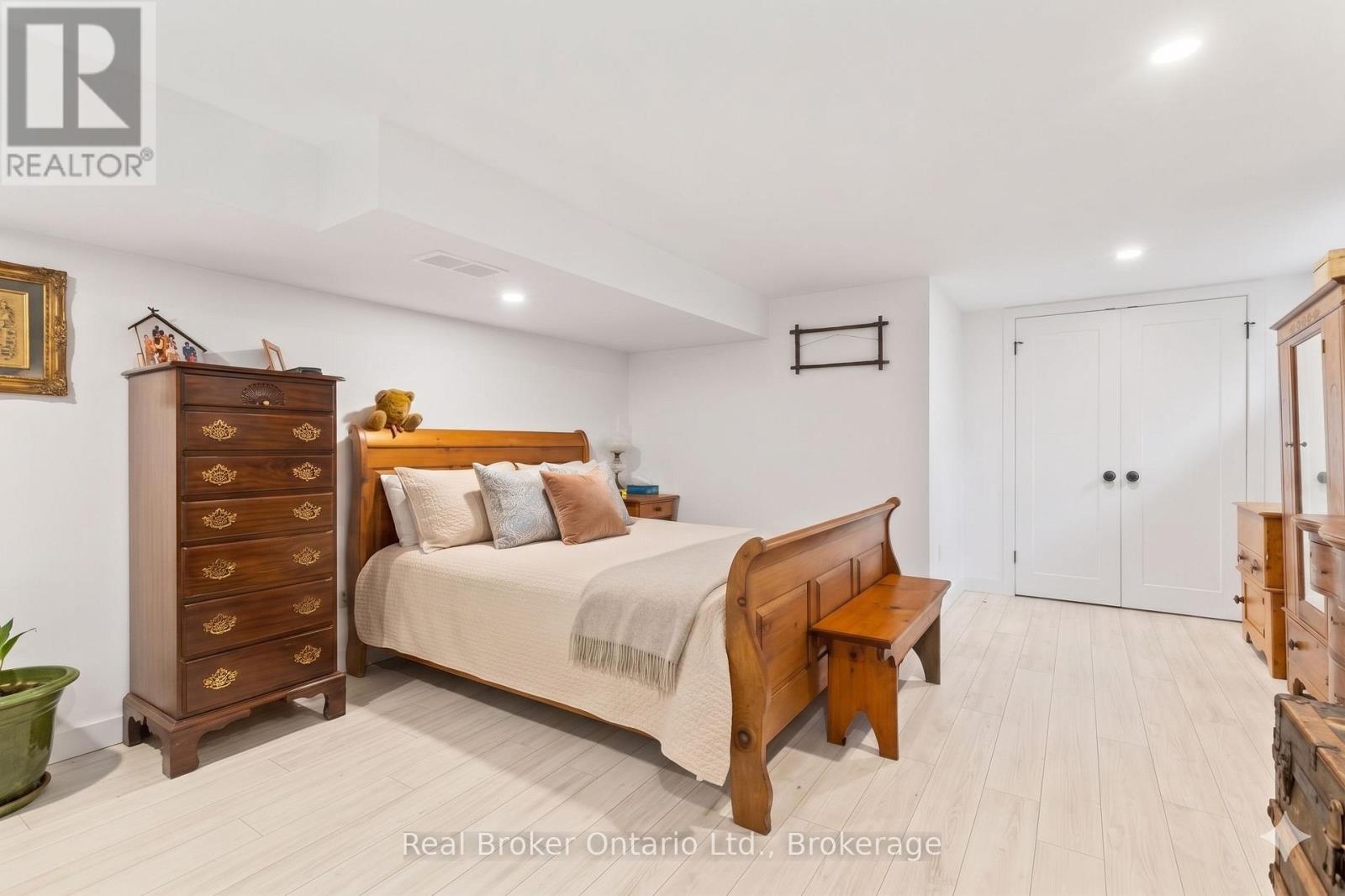 1050 9 HIGHWAY - 17