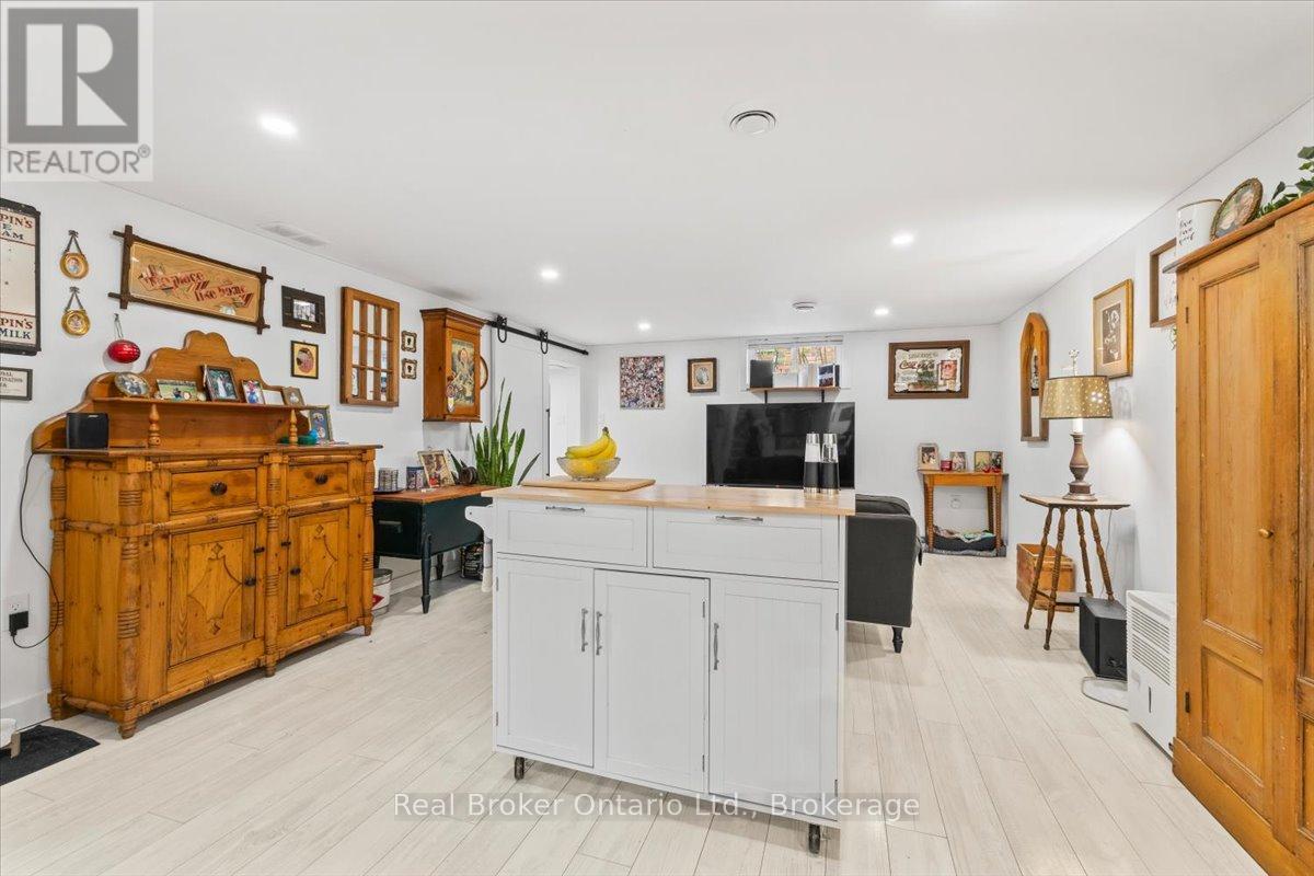 1050 9 HIGHWAY - 15