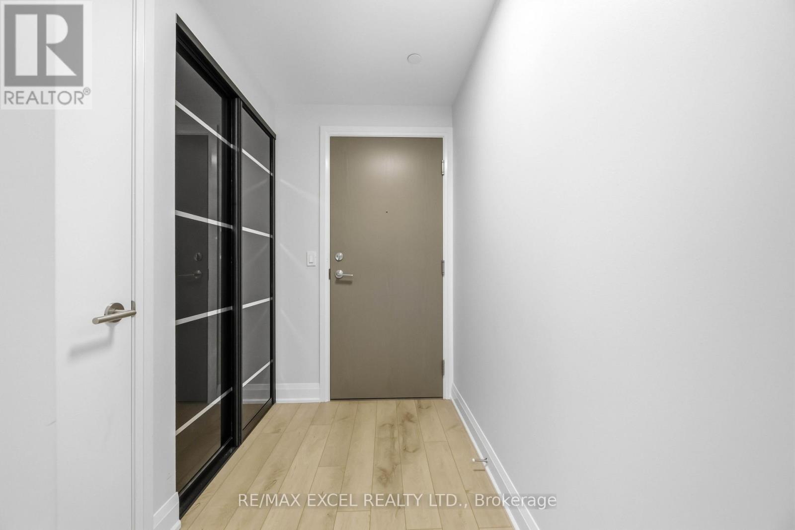 #417 160 VANDERHOOF AVENUE - 20
