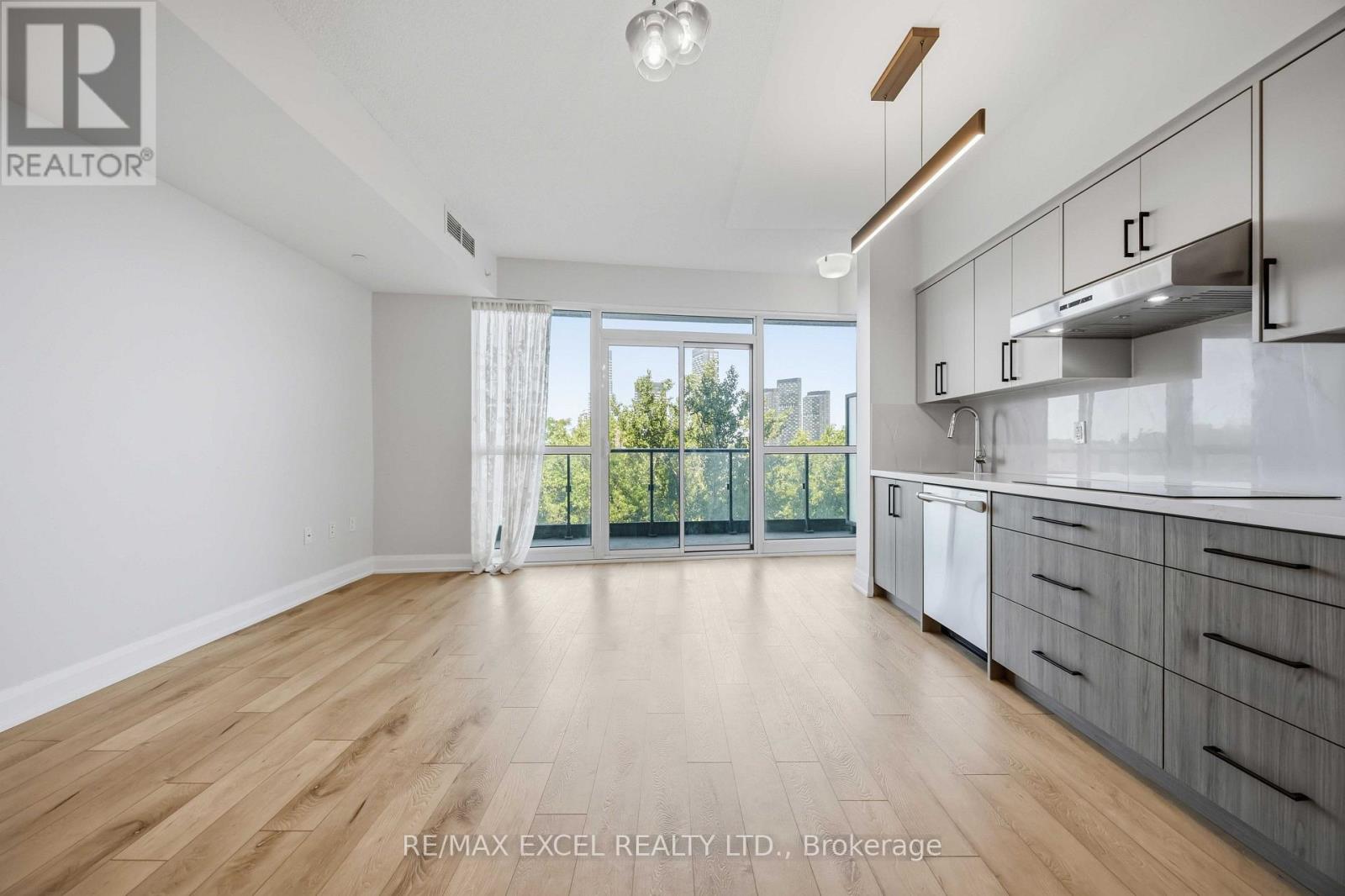 #417 160 VANDERHOOF AVENUE - Image 18