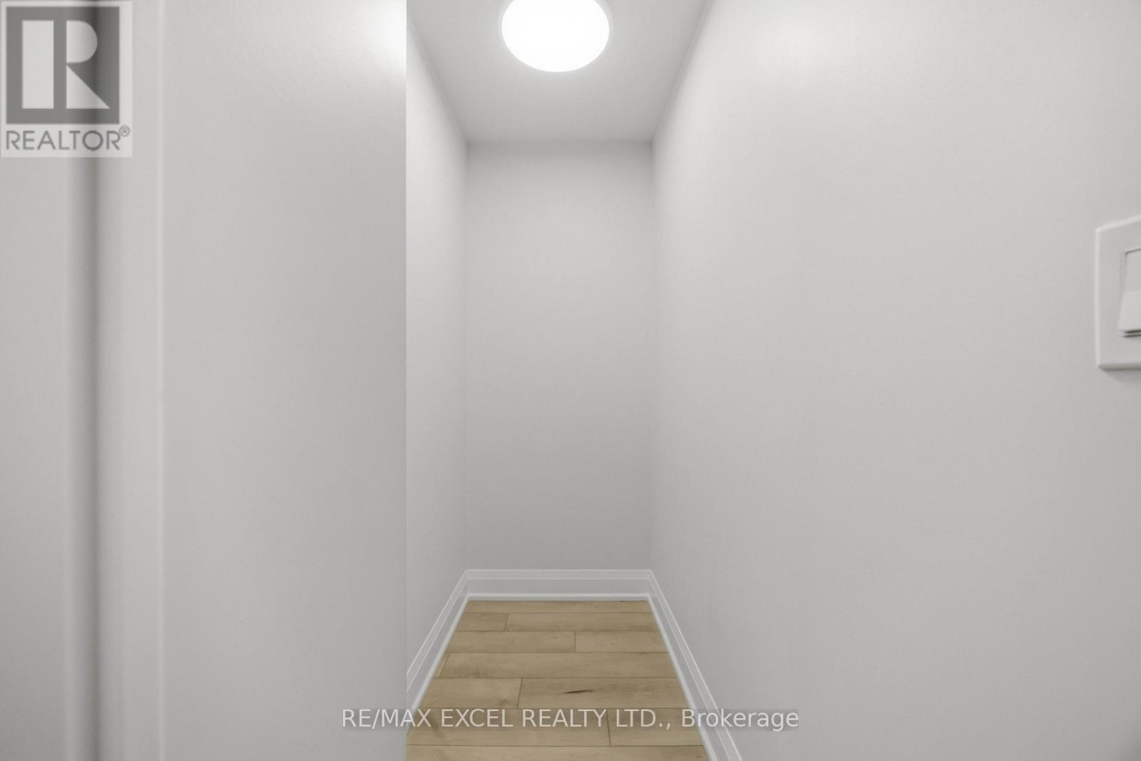 #417 160 VANDERHOOF AVENUE - Image 21
