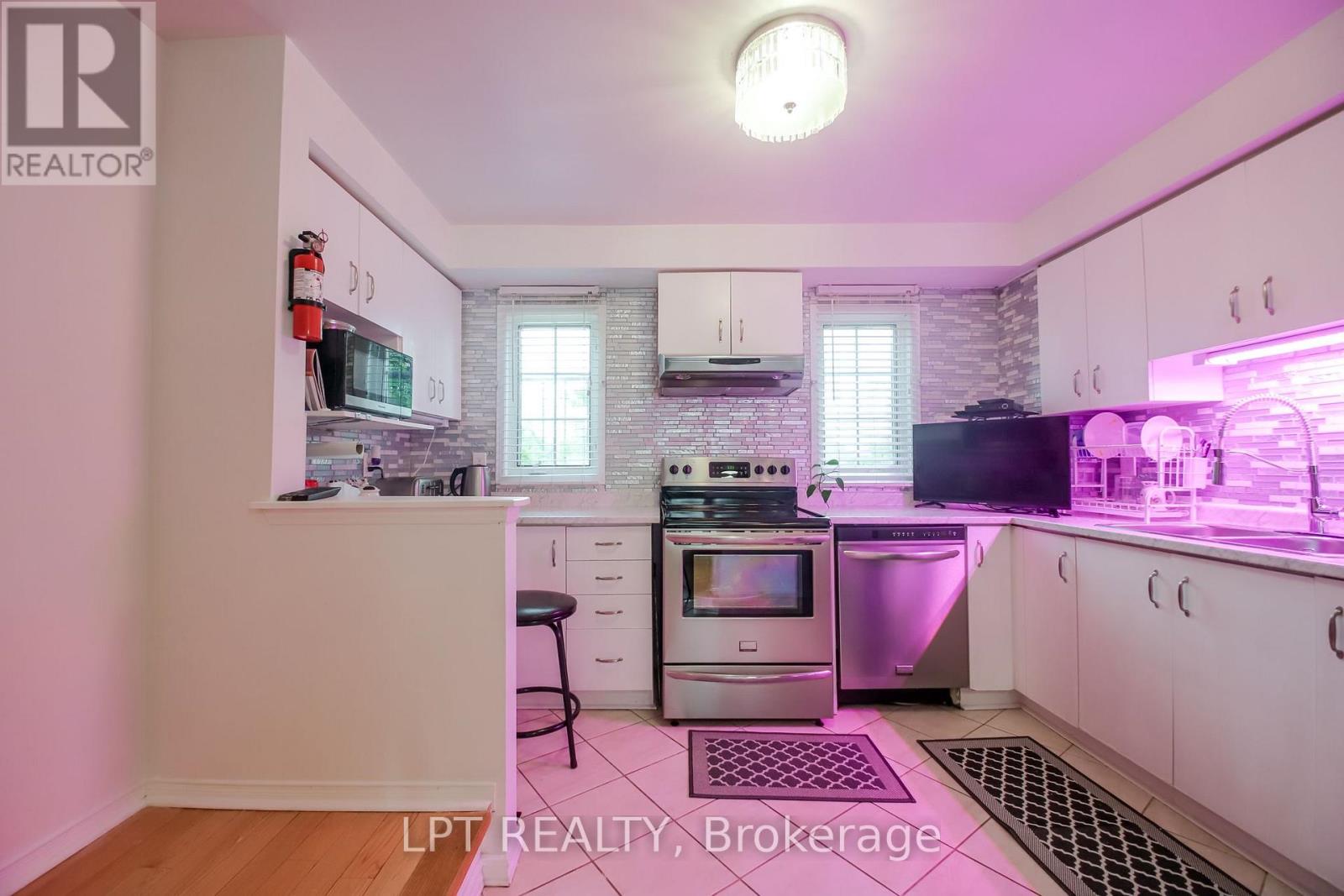 #36 1378 MEADOWVALE ROAD - 11