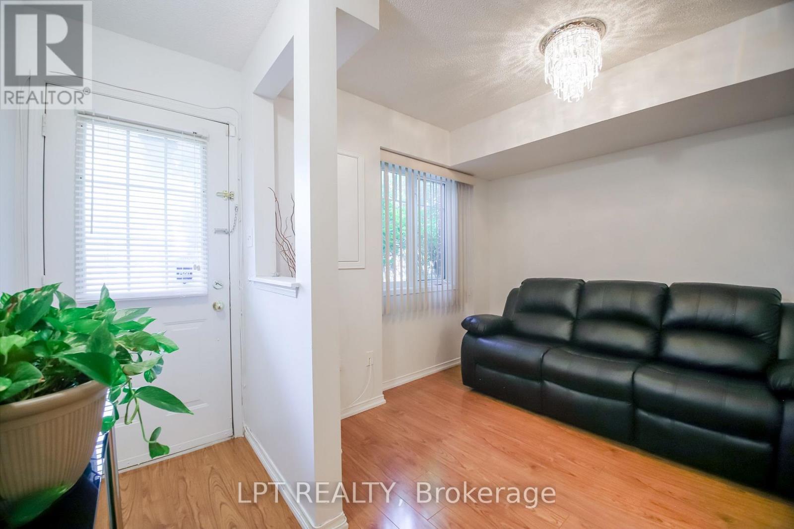 #36 1378 MEADOWVALE ROAD - 27