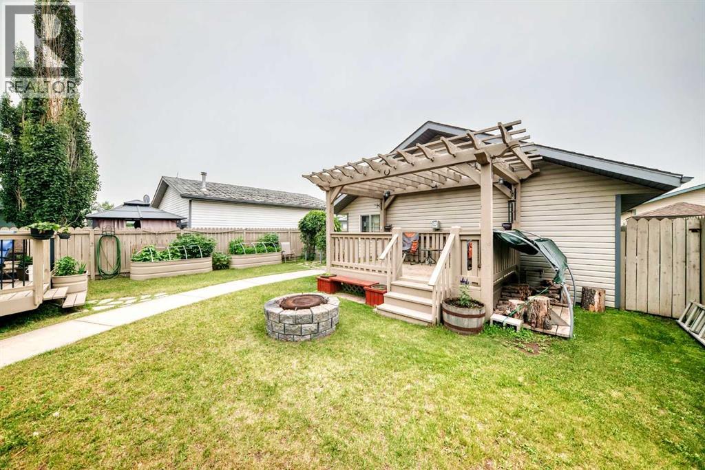 Listing photo – 13 Westglen Boulevard, Blackfalds