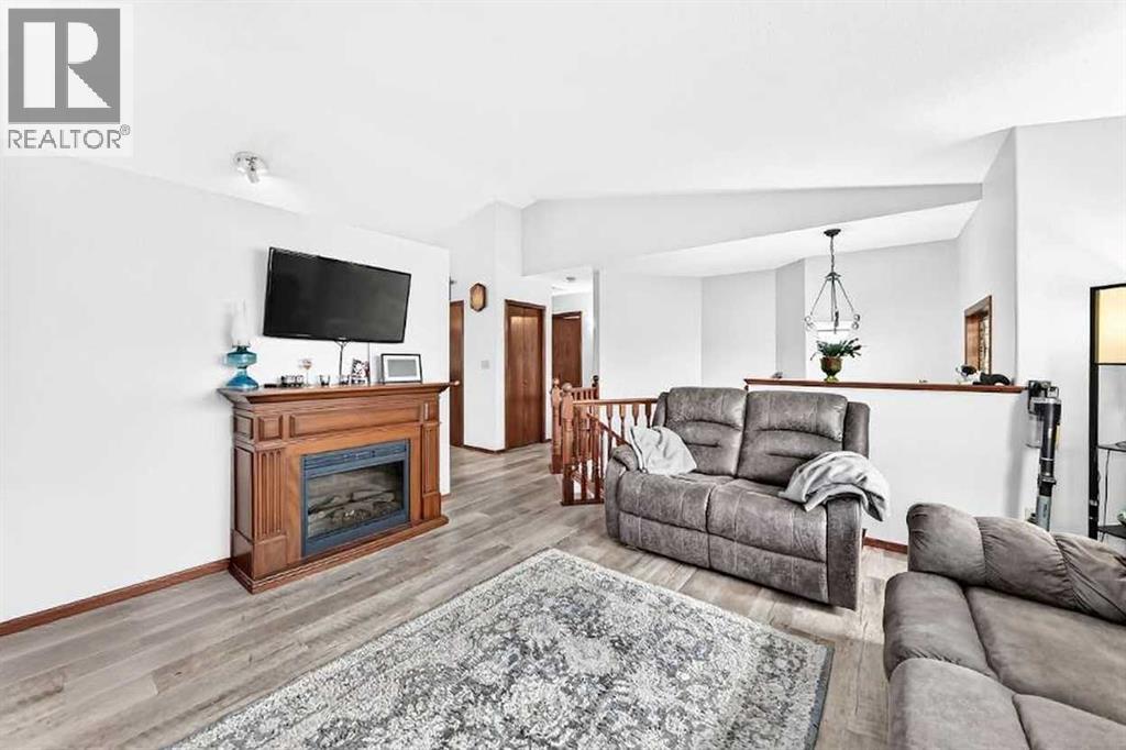 Listing photo – 13 Westglen Boulevard, Blackfalds
