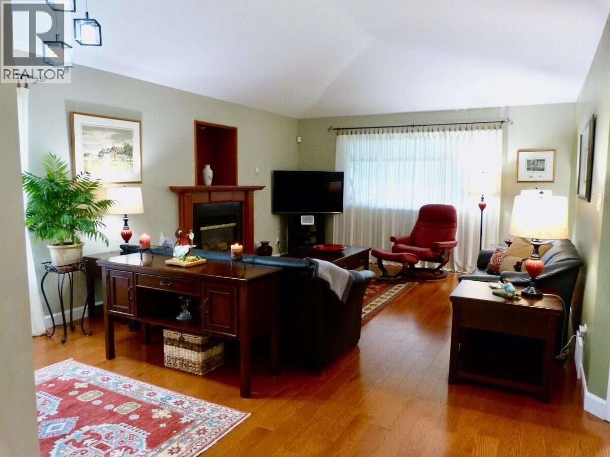 2379 MCTAVISH ROAD - 7