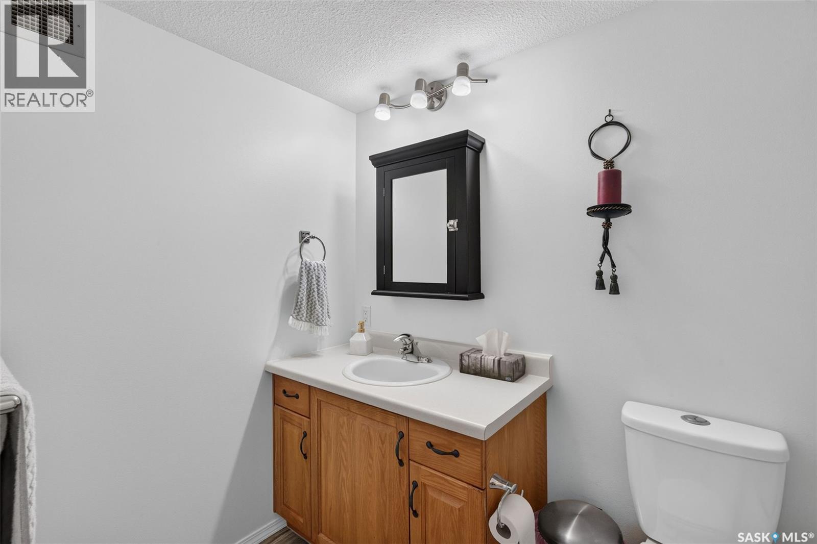#104 2405 1st AVENUE W - Image 23