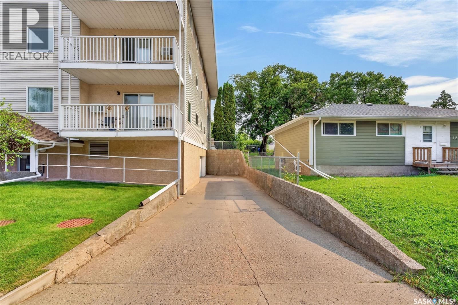 #104 2405 1st AVENUE W - 43