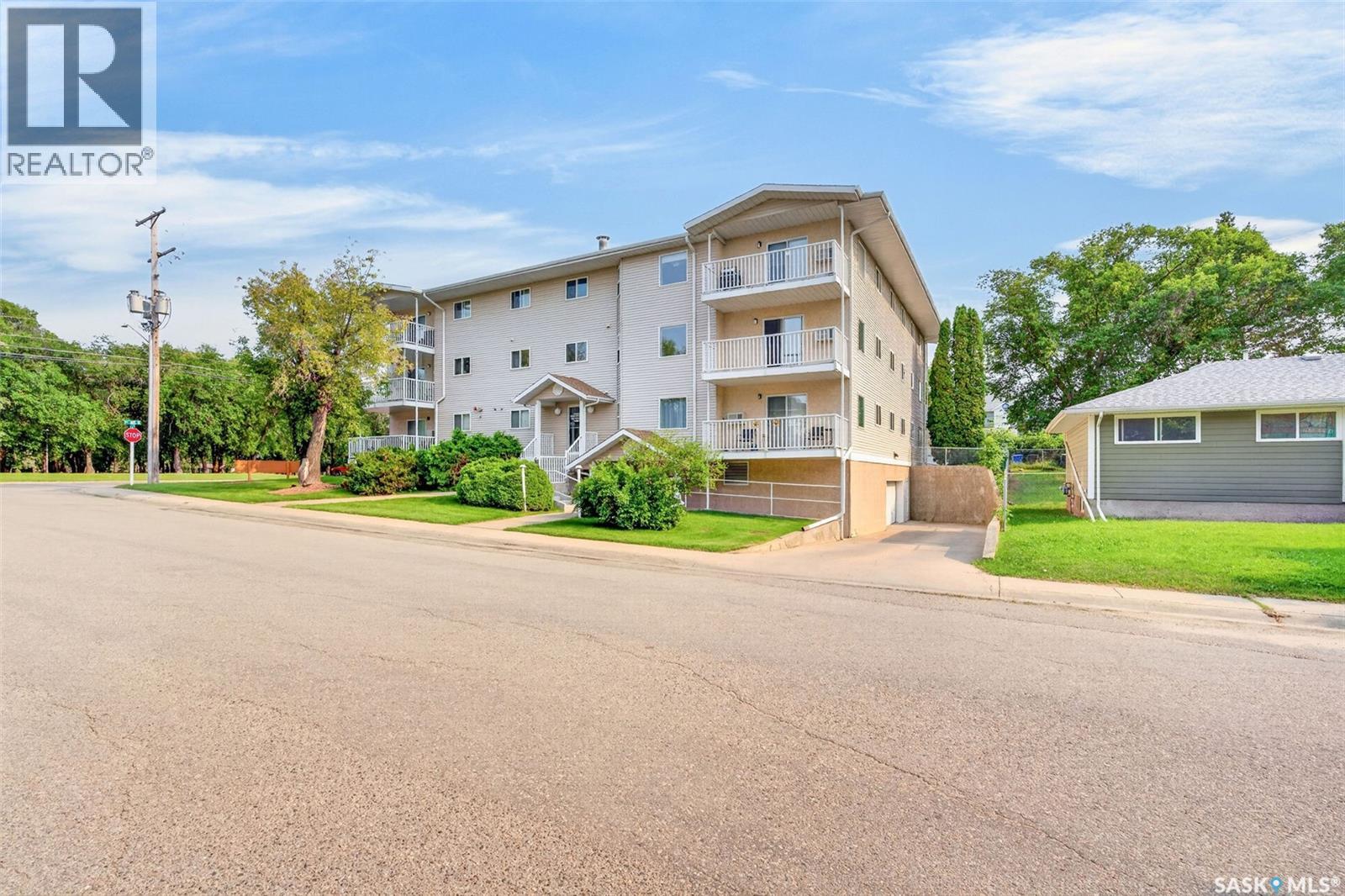 #104 2405 1st AVENUE W - Image 44