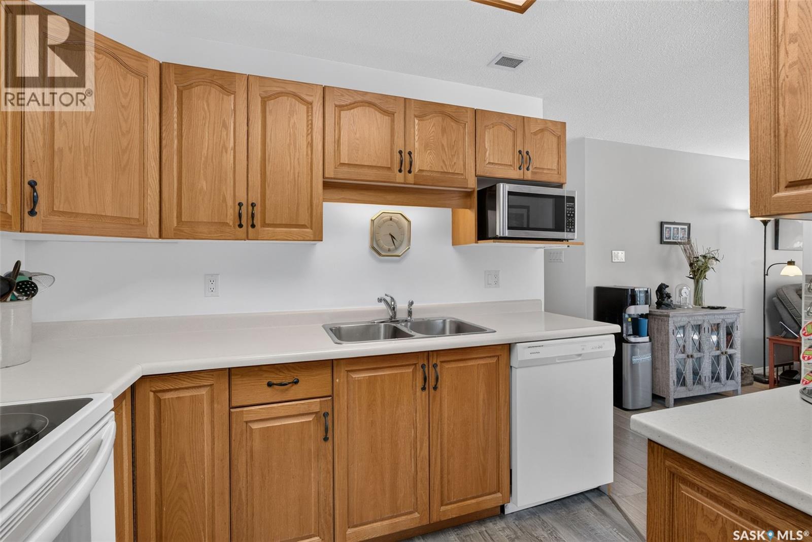 #104 2405 1st AVENUE W - Image 6