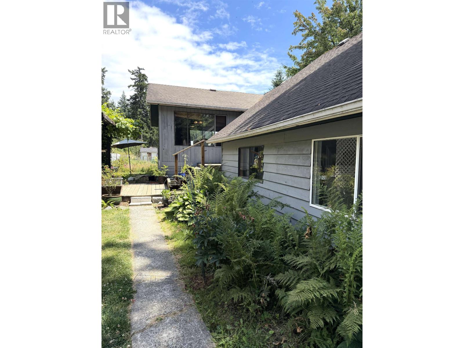 988 CEMETERY ROAD, Gibsons — photo 3