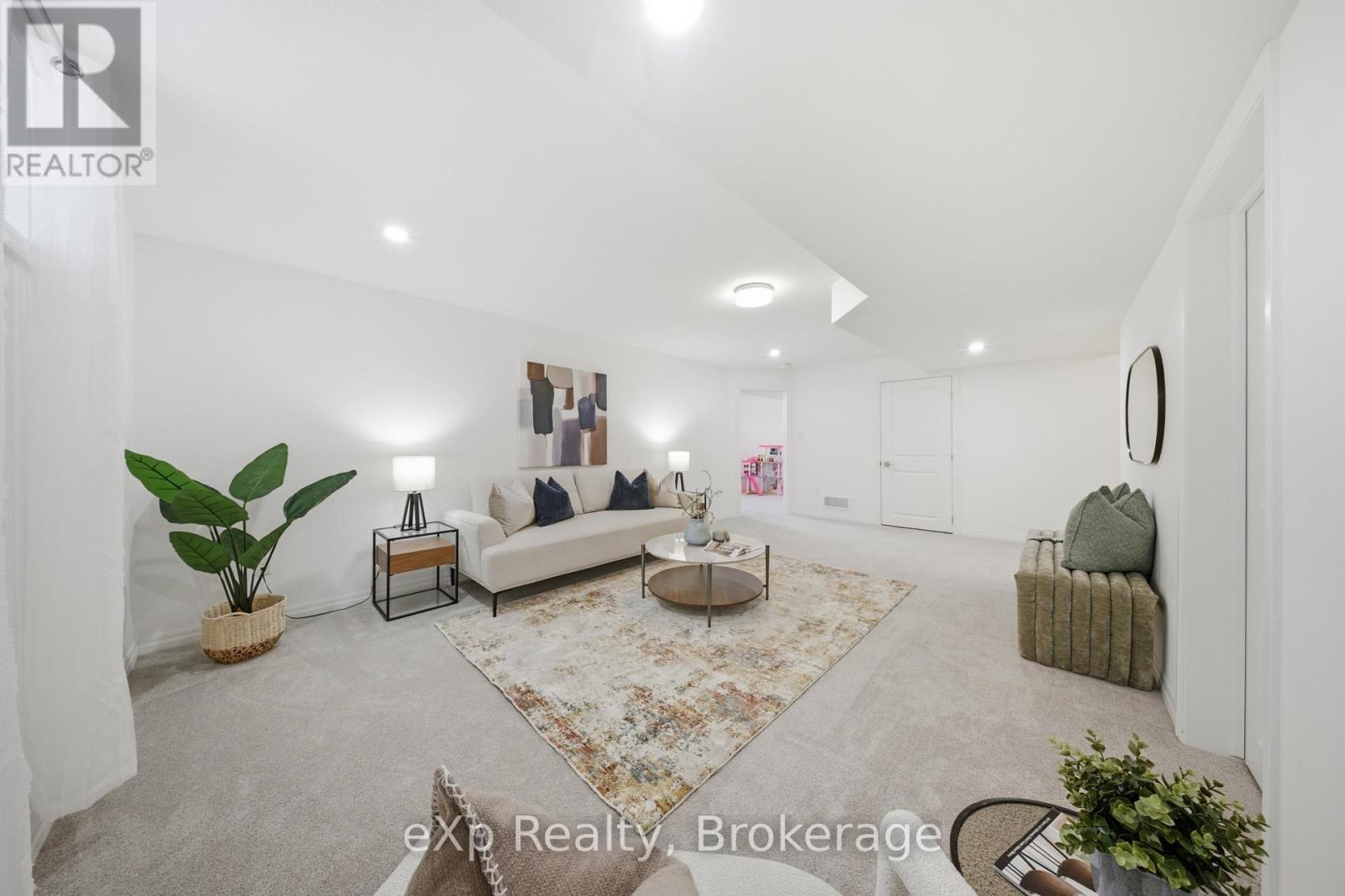 89 ACORN TRAIL - 35