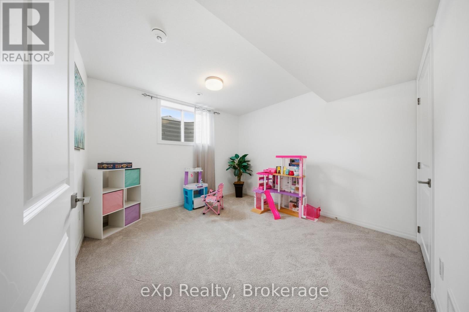 89 ACORN TRAIL - 37