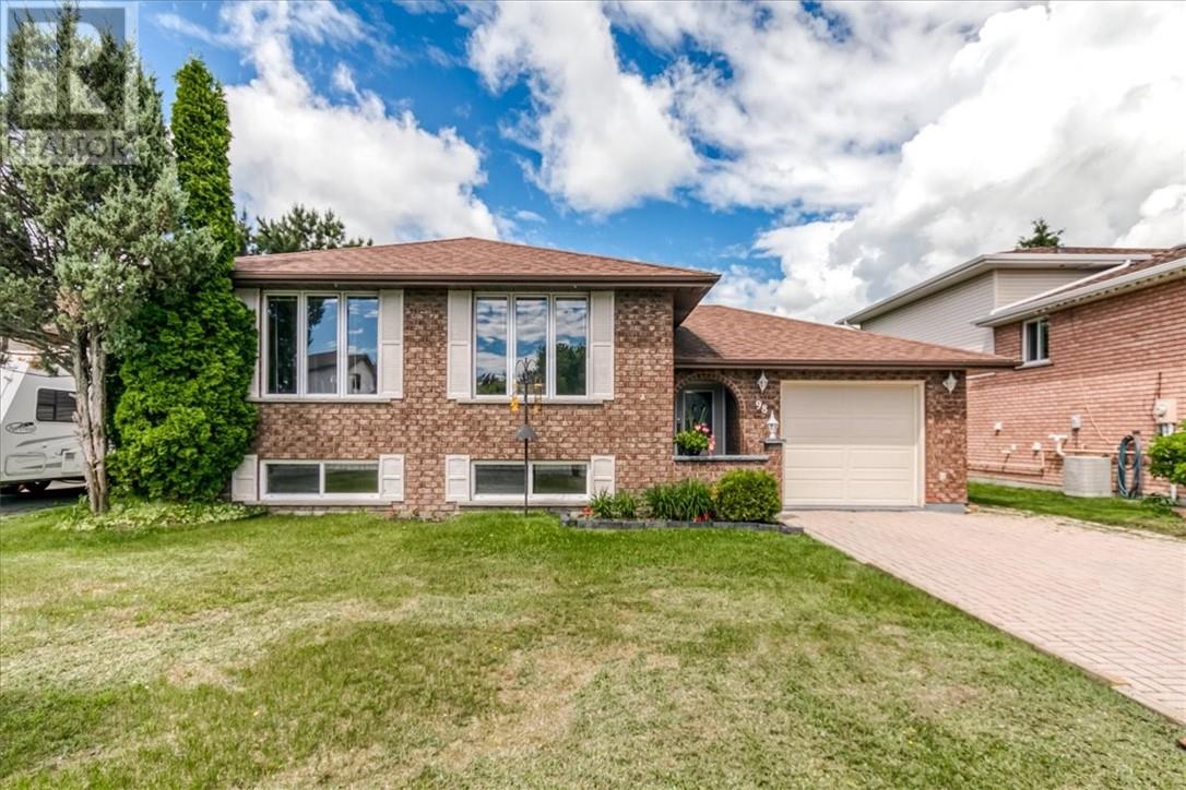 98 Chantal Cres - 1