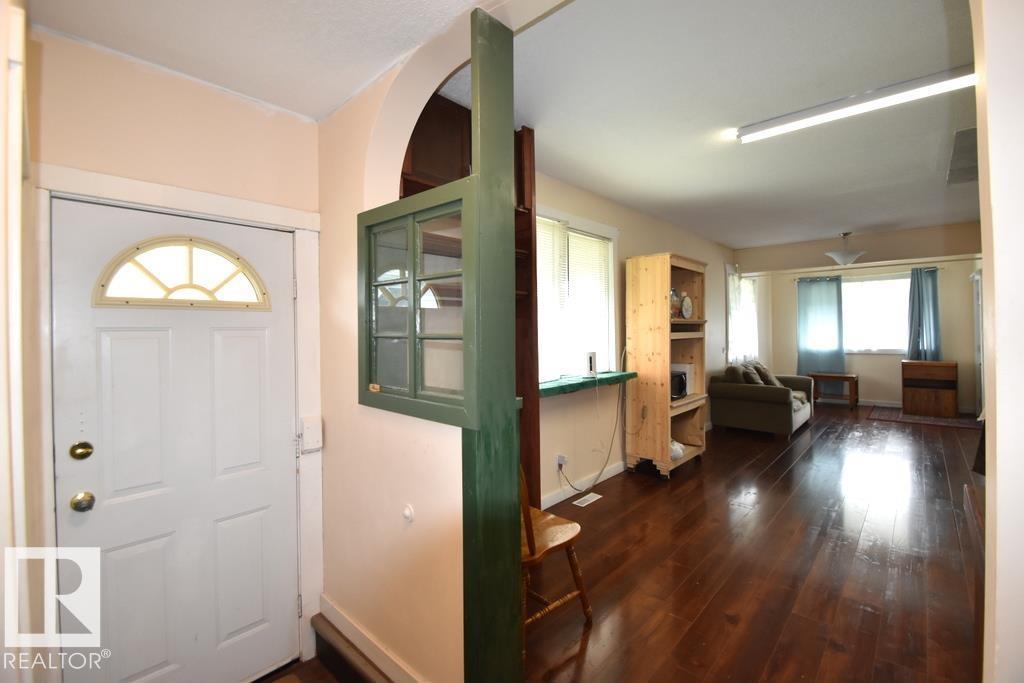 4917 49 ST - 2