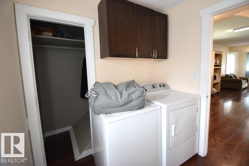 4917 49 ST - 19
