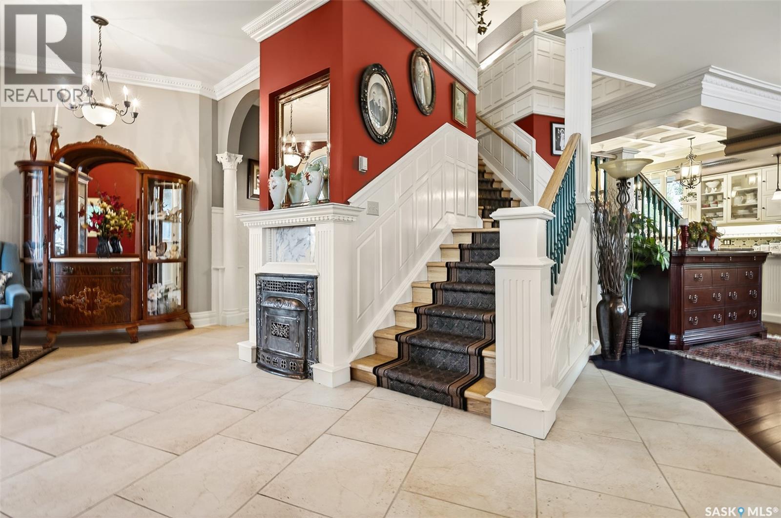 220 Hall STREET W - Image 14