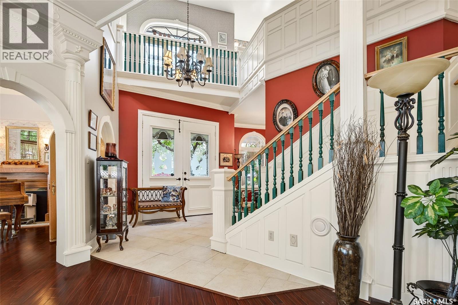 220 Hall STREET W - Image 23