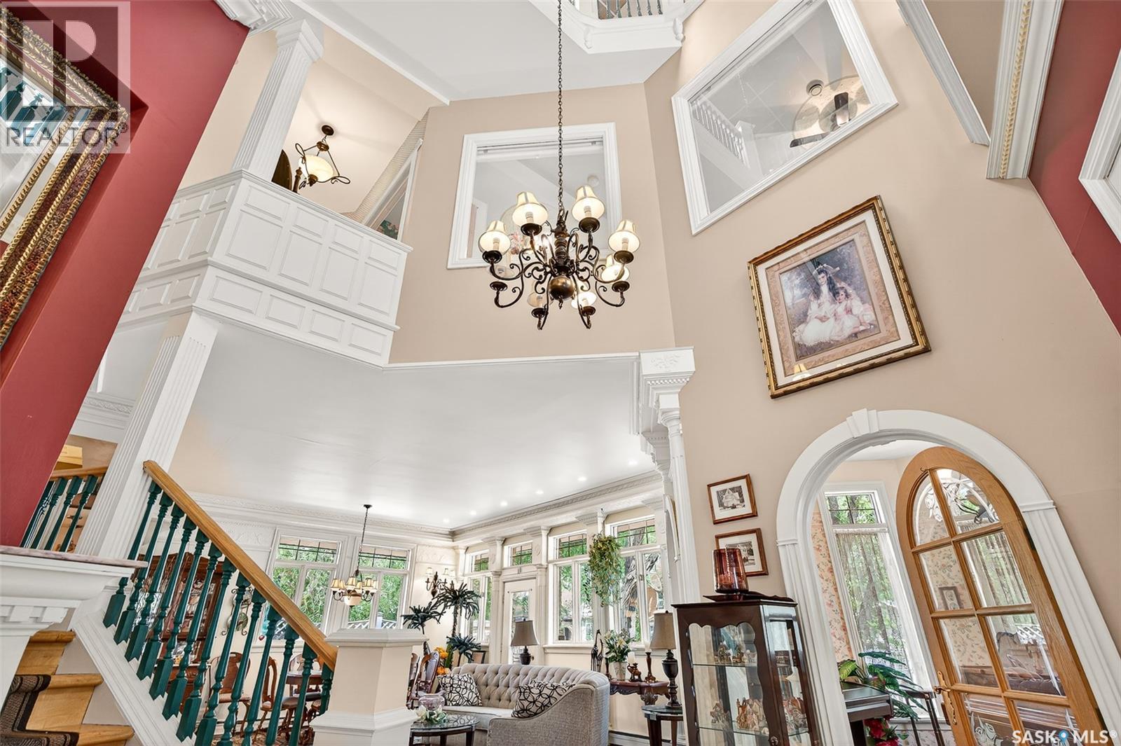 220 Hall STREET W - Image 36