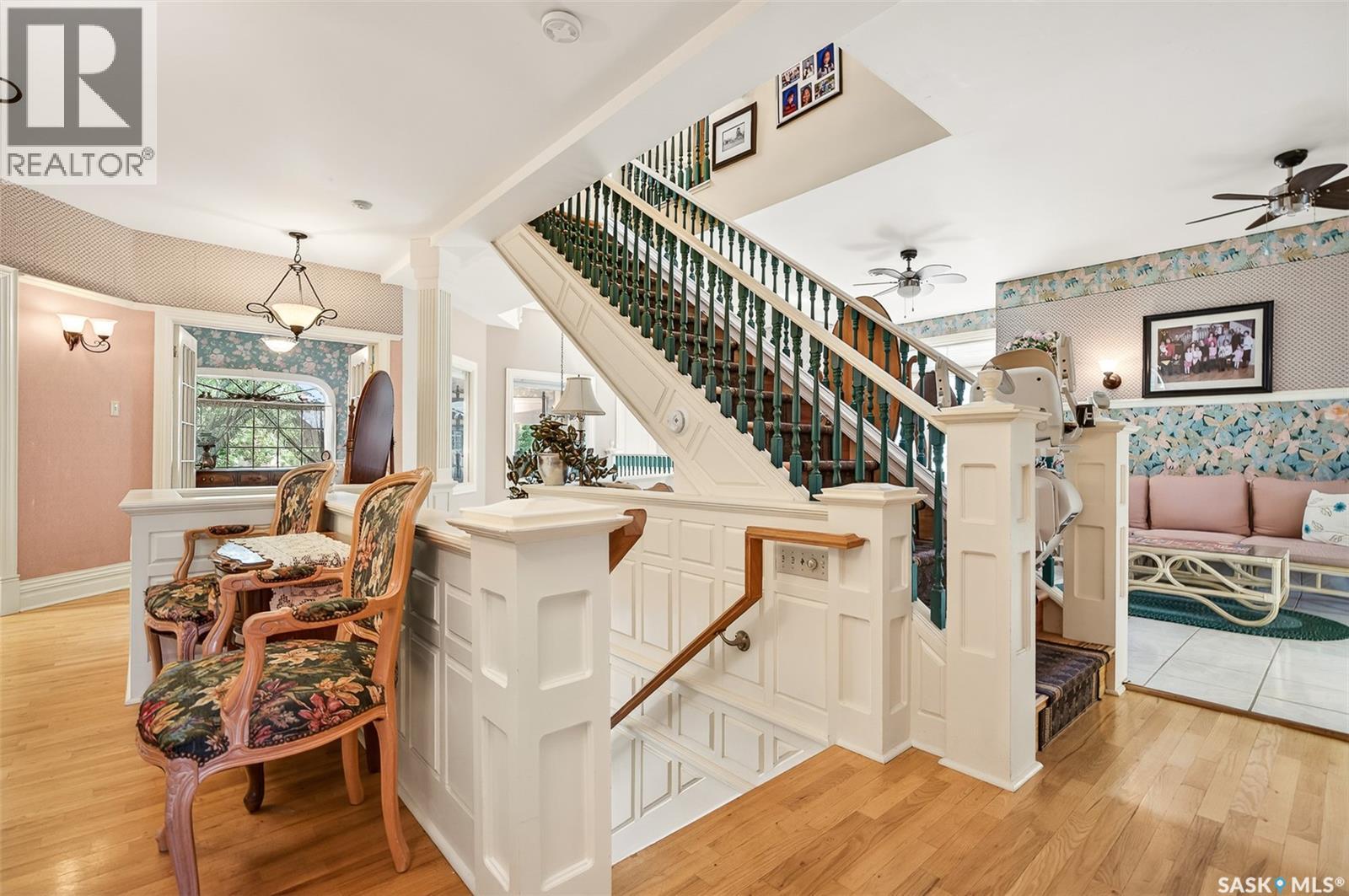 220 Hall STREET W - Image 38