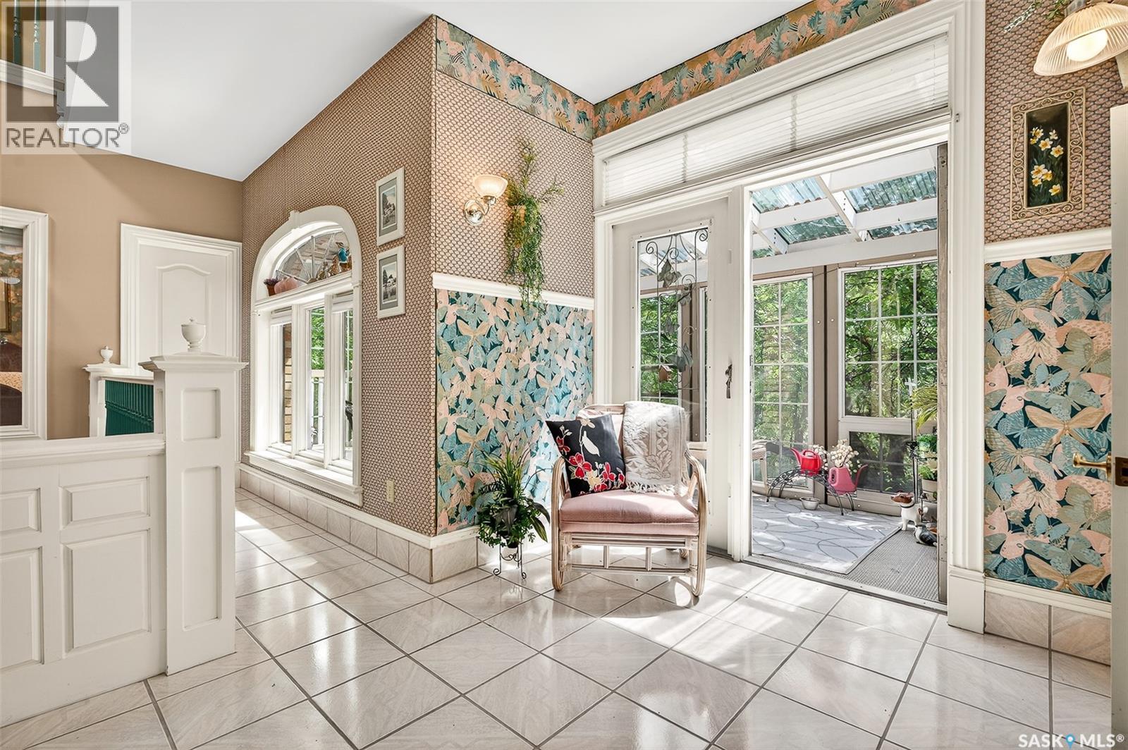 220 Hall STREET W - Image 39