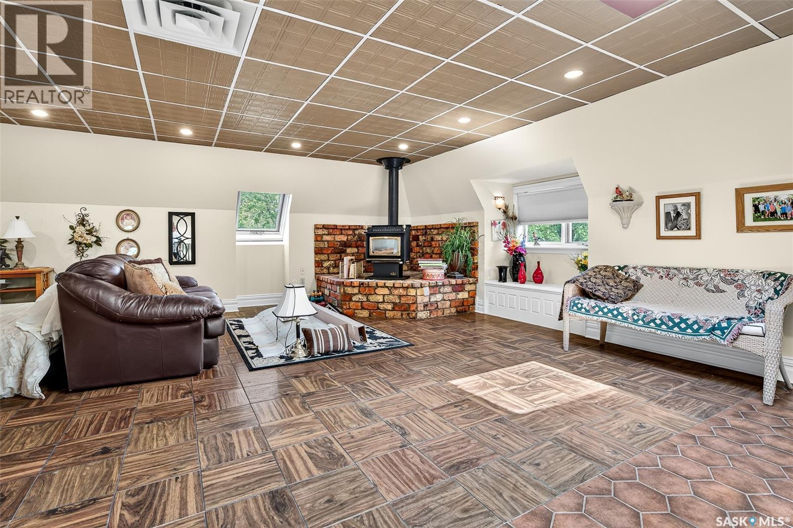 220 Hall STREET W - Image 61