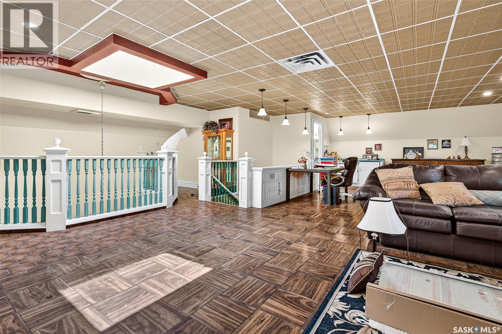 220 Hall STREET W - Image 62