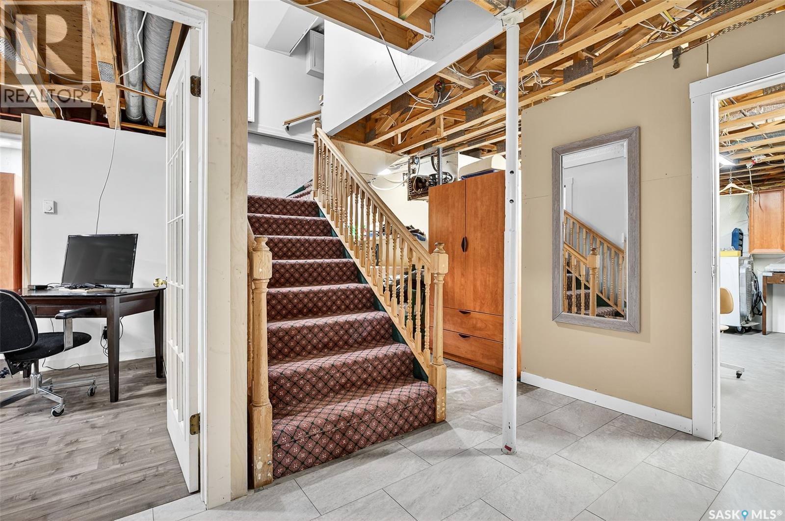 220 Hall STREET W - Image 66