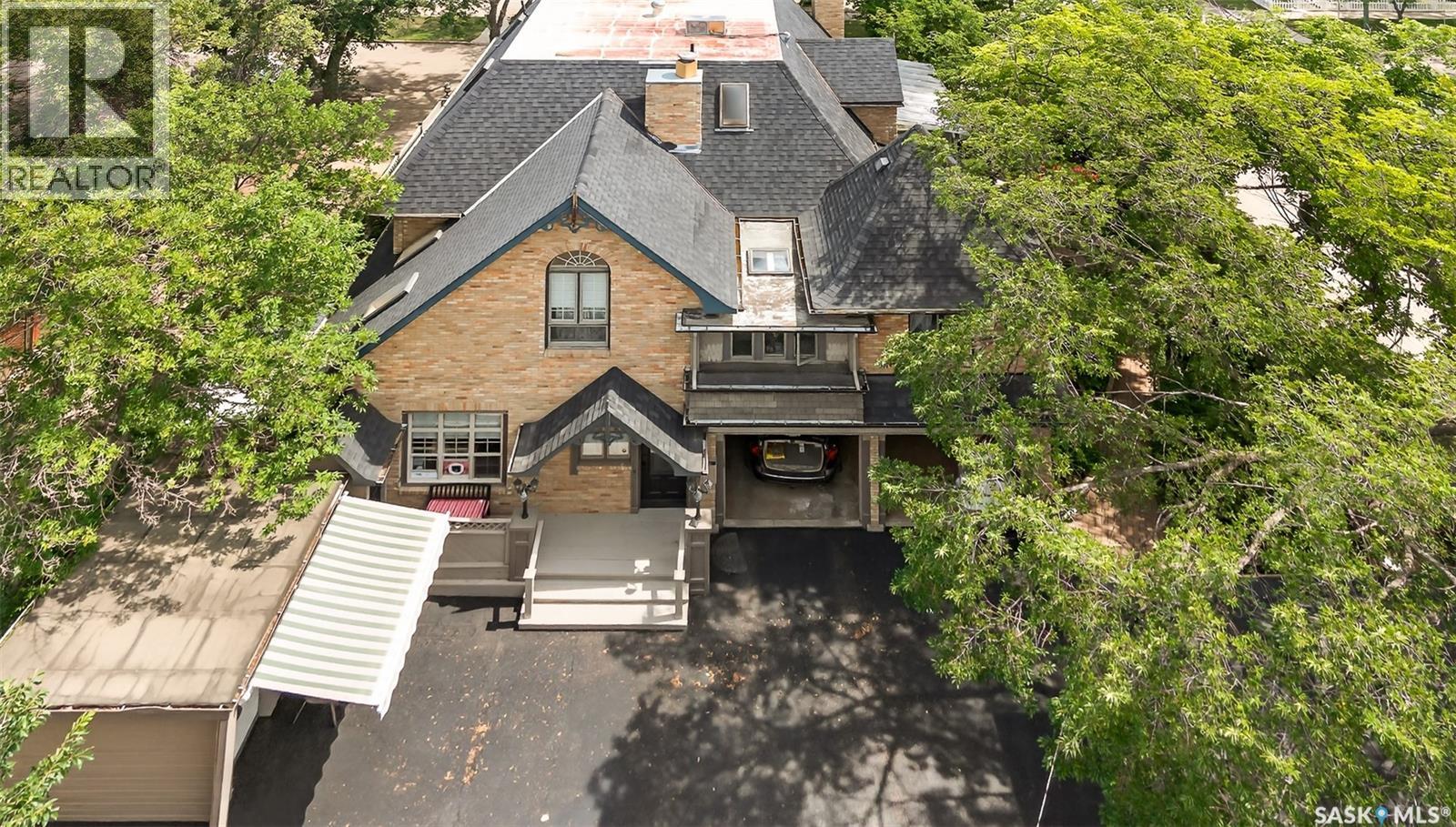 220 Hall STREET W - 7