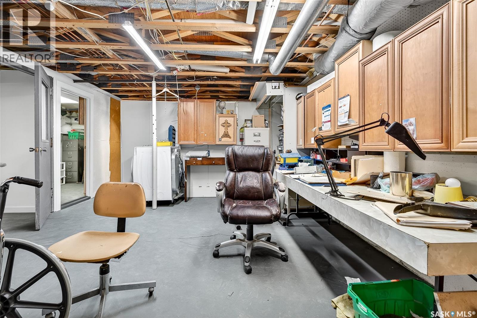 220 Hall STREET W - 70